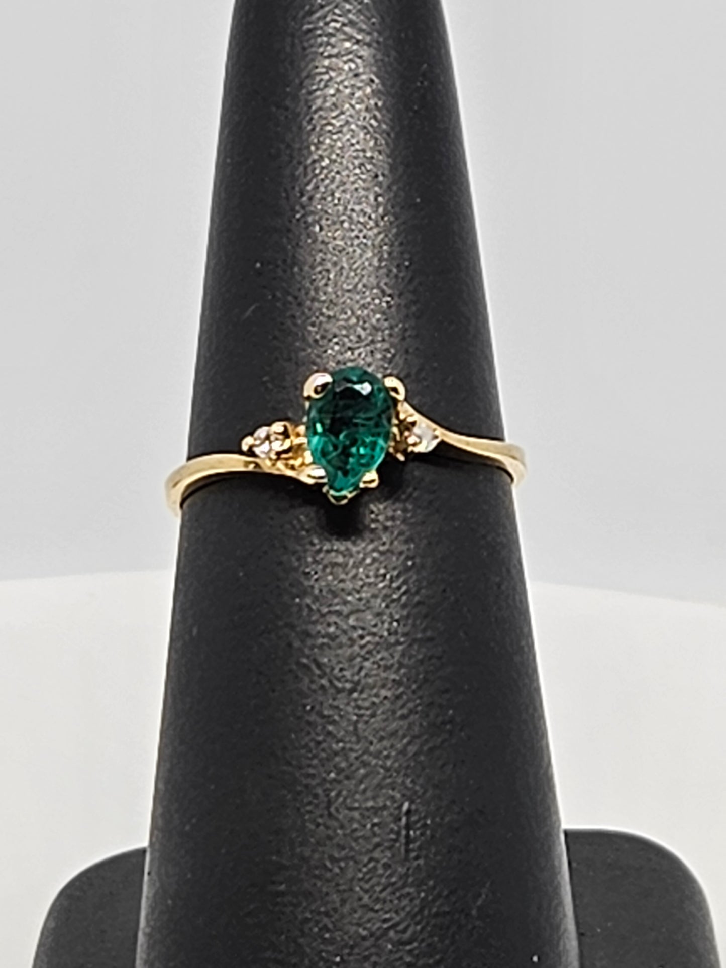 PS Emerald Ring 14kyg .O2ct DIA Sz5