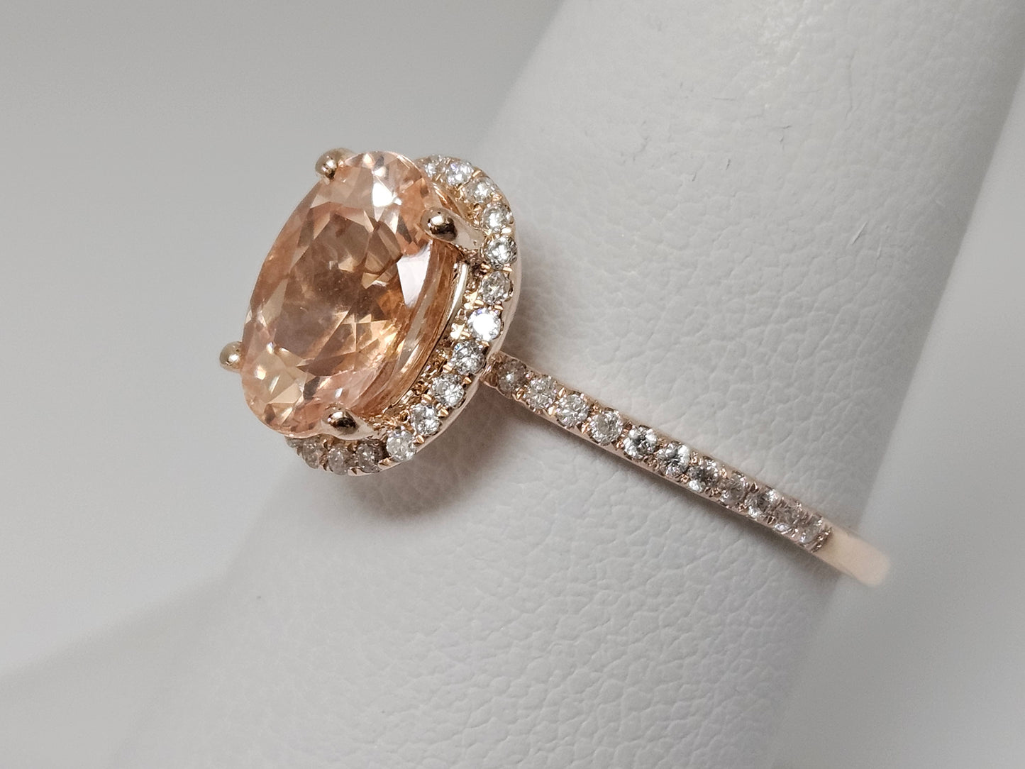 OV Morganite Halo Rg 2ct CNT .25cttw 14KRG