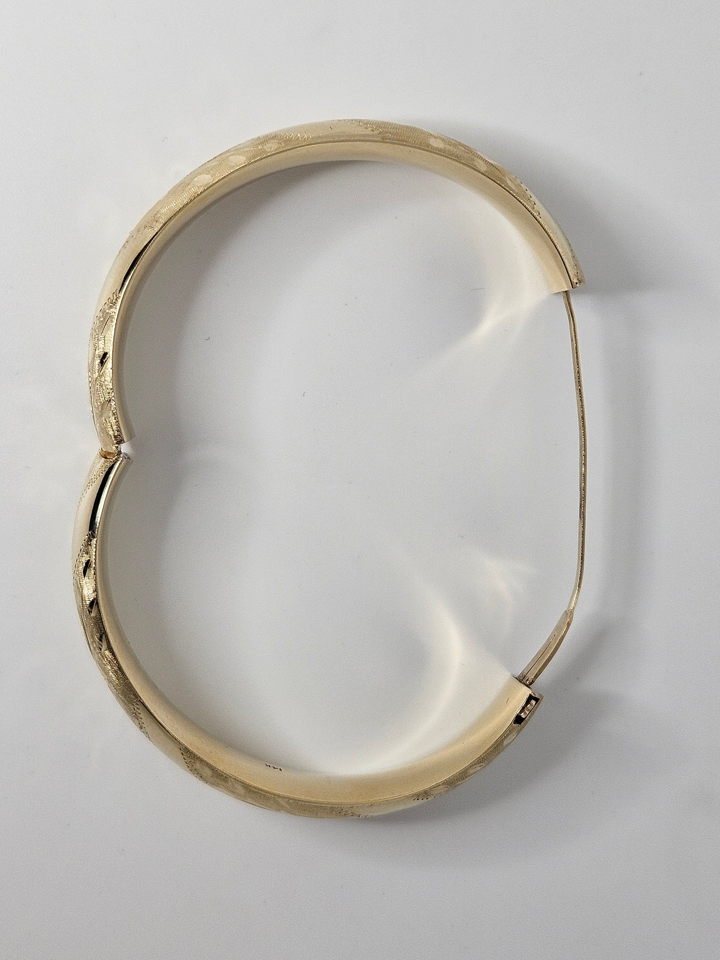 Wide Engraved Bangle BRAC 14KYG 14.6mm wide 25.4g