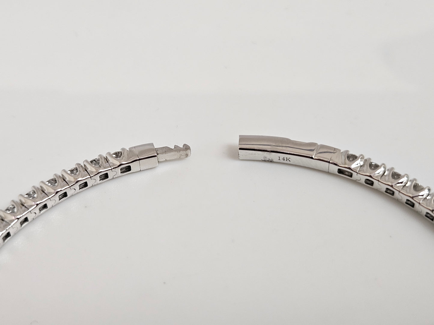 DIA FLEXBANGLE 14KTWG 4.27CTTW EF/VS IGI