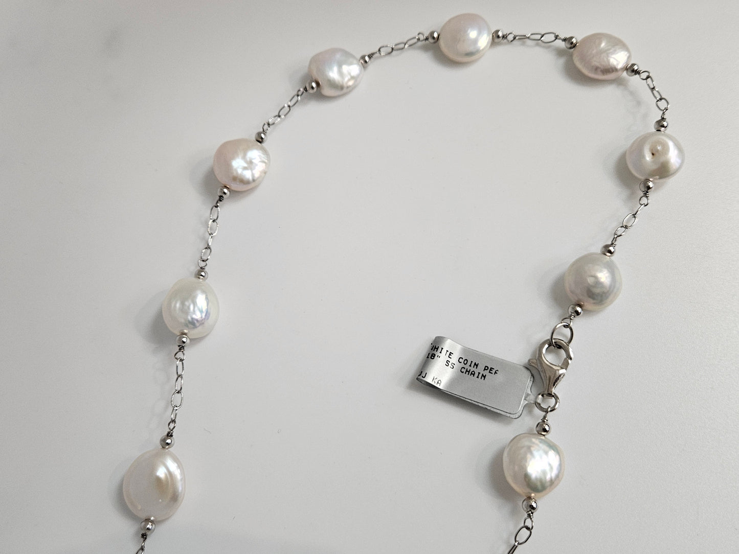 WHITE COIN PEARL NECK 18" SS CHAIN