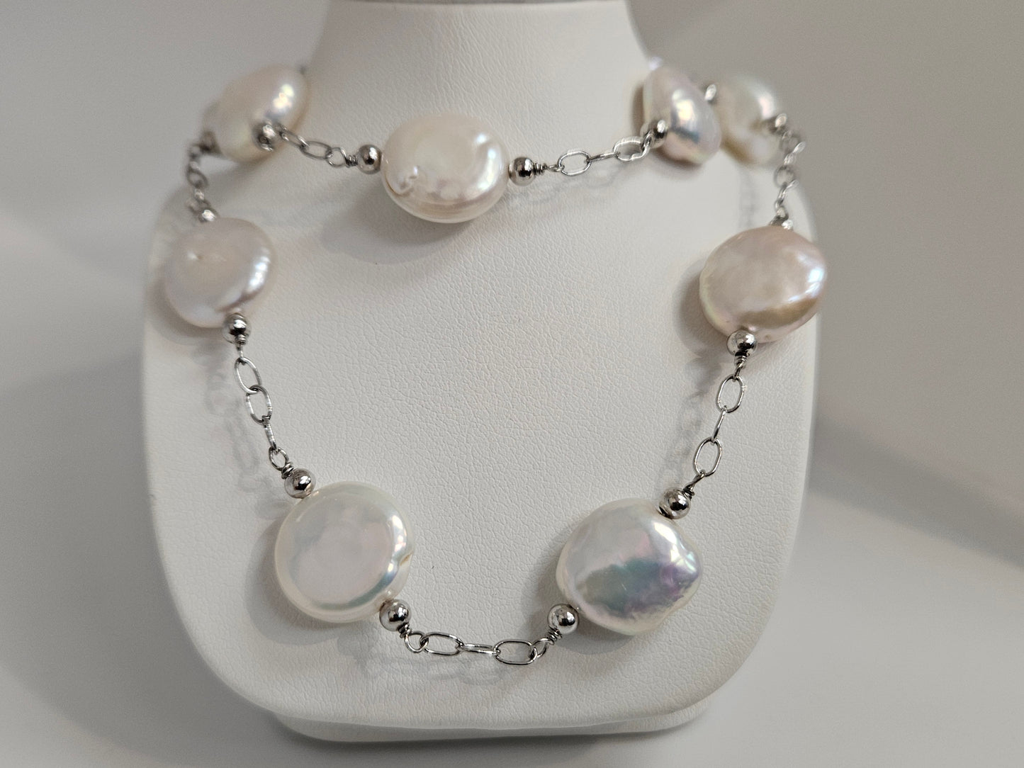 WHITE COIN PEARL NECK 18" SS CHAIN