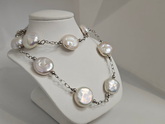 WHITE COIN PEARL NECK 18" SS CHAIN