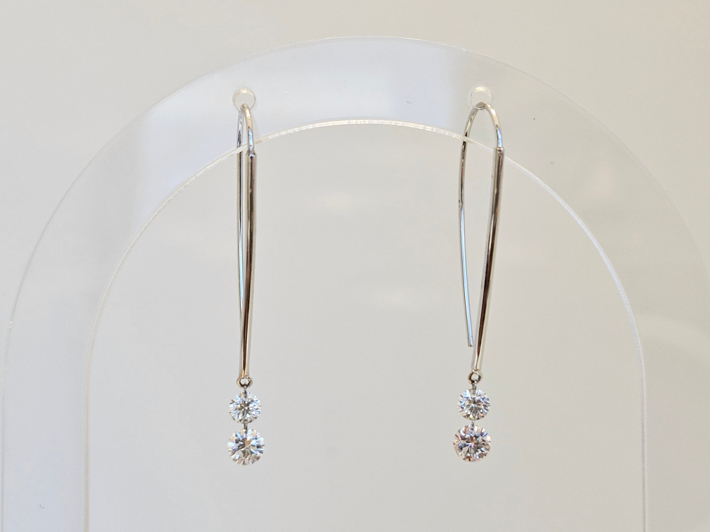 Floating Dia Ears 14kwg 4rds-1.01cttw E/VS2