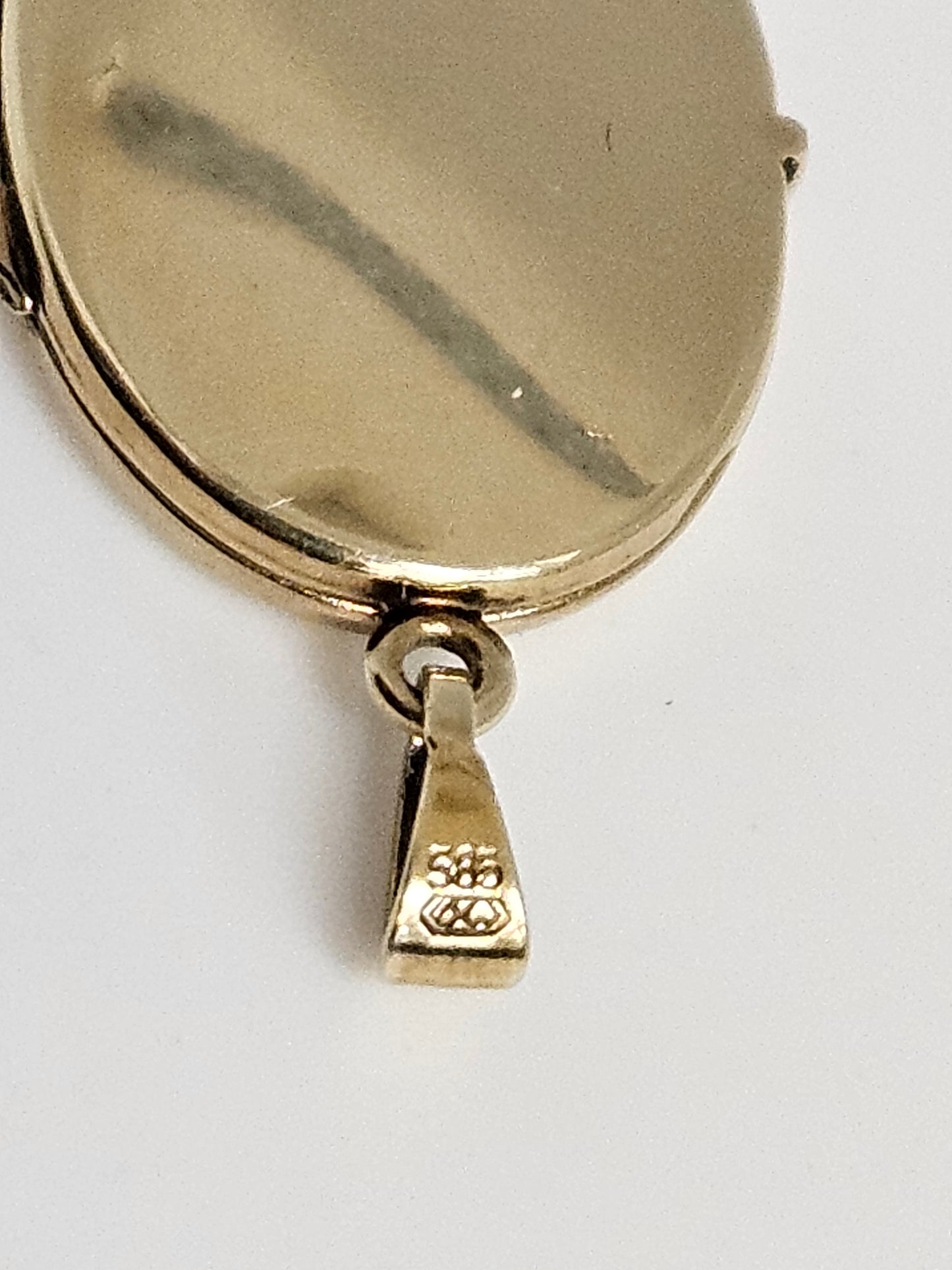 OV LOCKET 14KYG 23MM X 17MM 2.5g