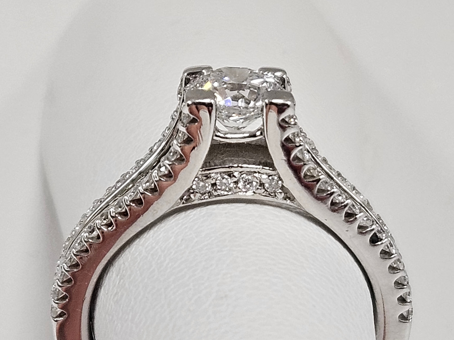 Split shank Cathedral Rg 1cttw, .71ct CTR D/VS2 14KWG EGL Natural