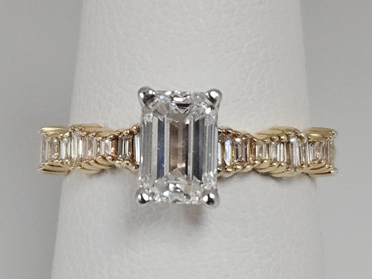 Modern Em Ctr Bagg Eng-Rg 14KYG 1.01ct E/VS1 1.25cttw 2.7g Sz5.5
