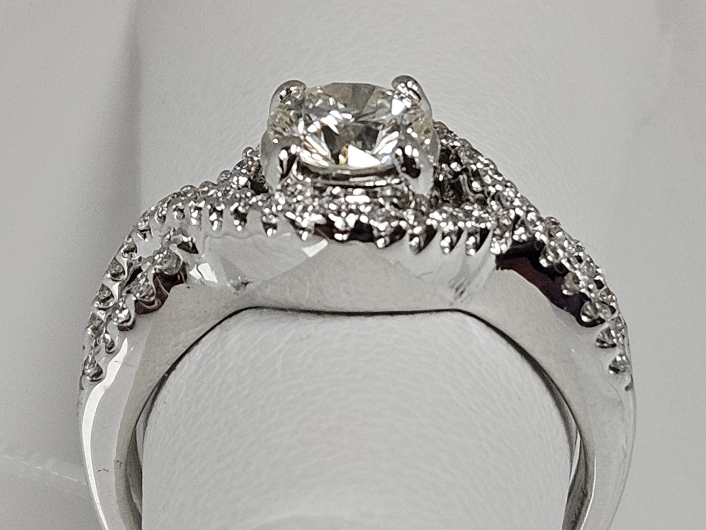 Infinity Style Eng Rg 0.60ct Ctr 14KWG 0.85cttw