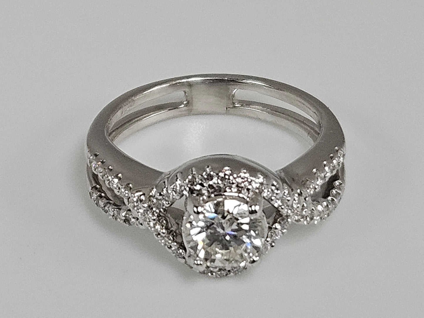 Infinity Style Eng Rg 0.60ct Ctr 14KWG 0.85cttw