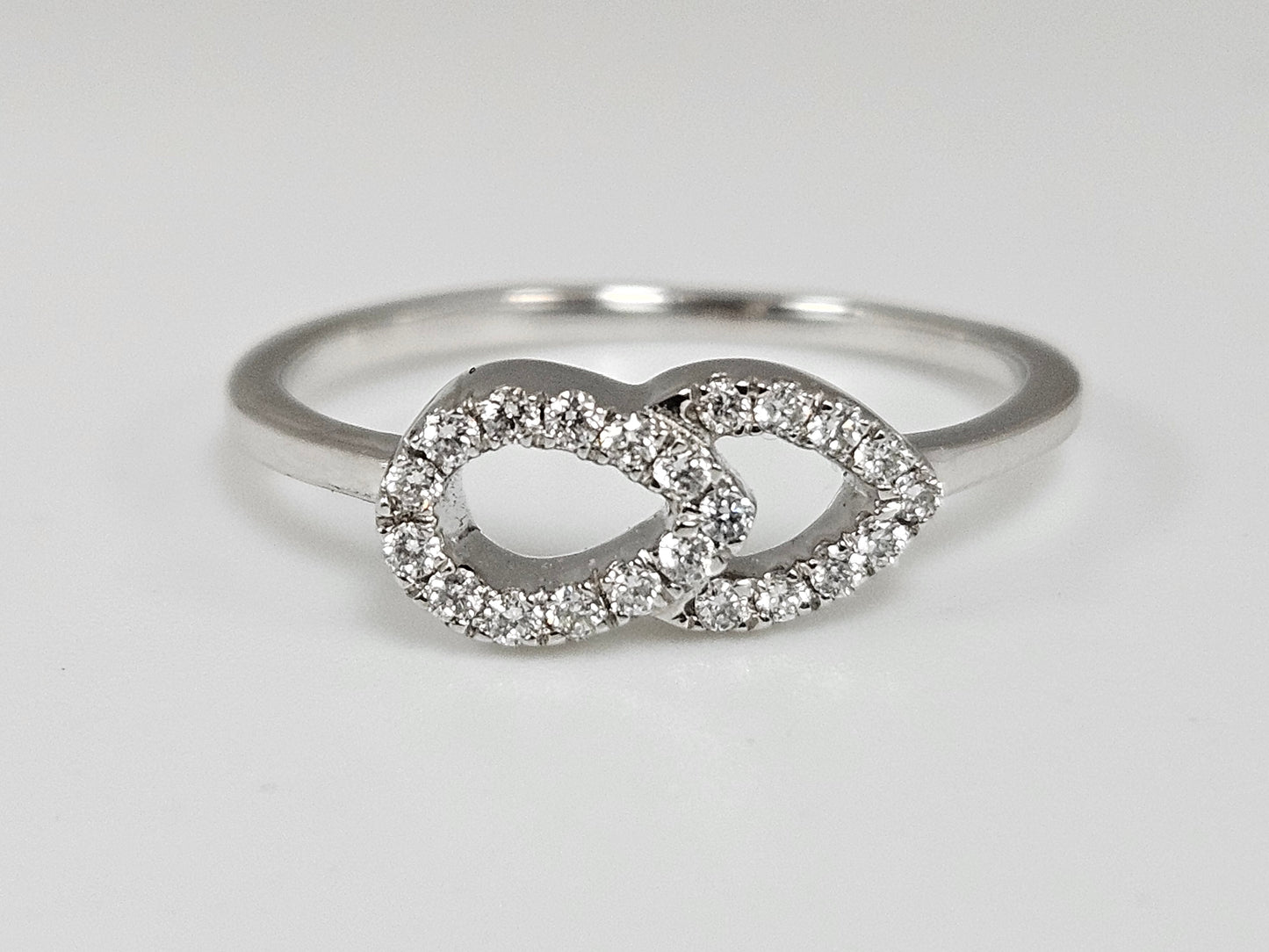 Double Teardrop Dia Ring .15cttw DIA 10kwg 1.8g