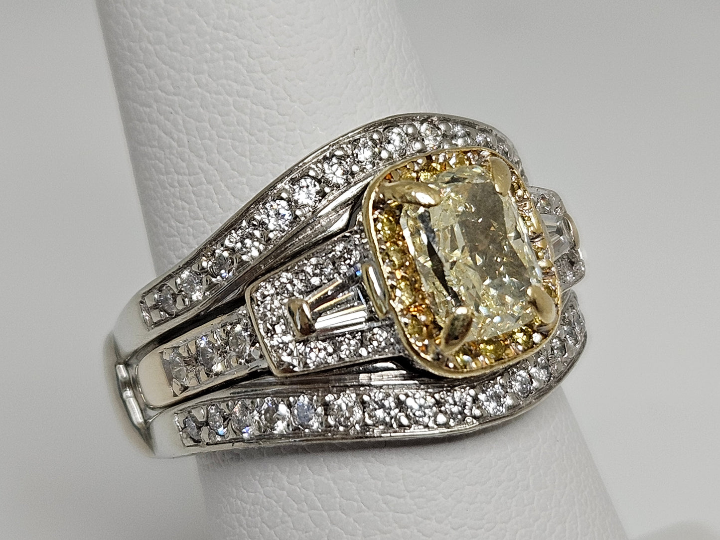 Canary Diamond Ring Set in 18k Two-Tone Gold