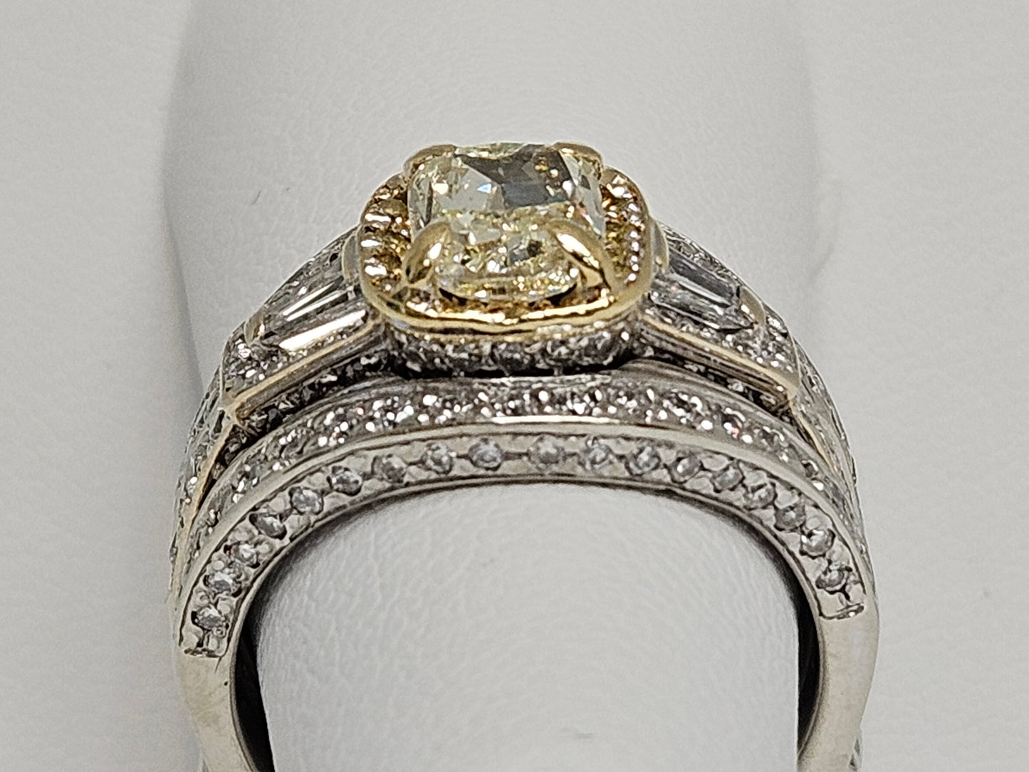 Canary Diamond Ring Set in 18k Two-Tone Gold