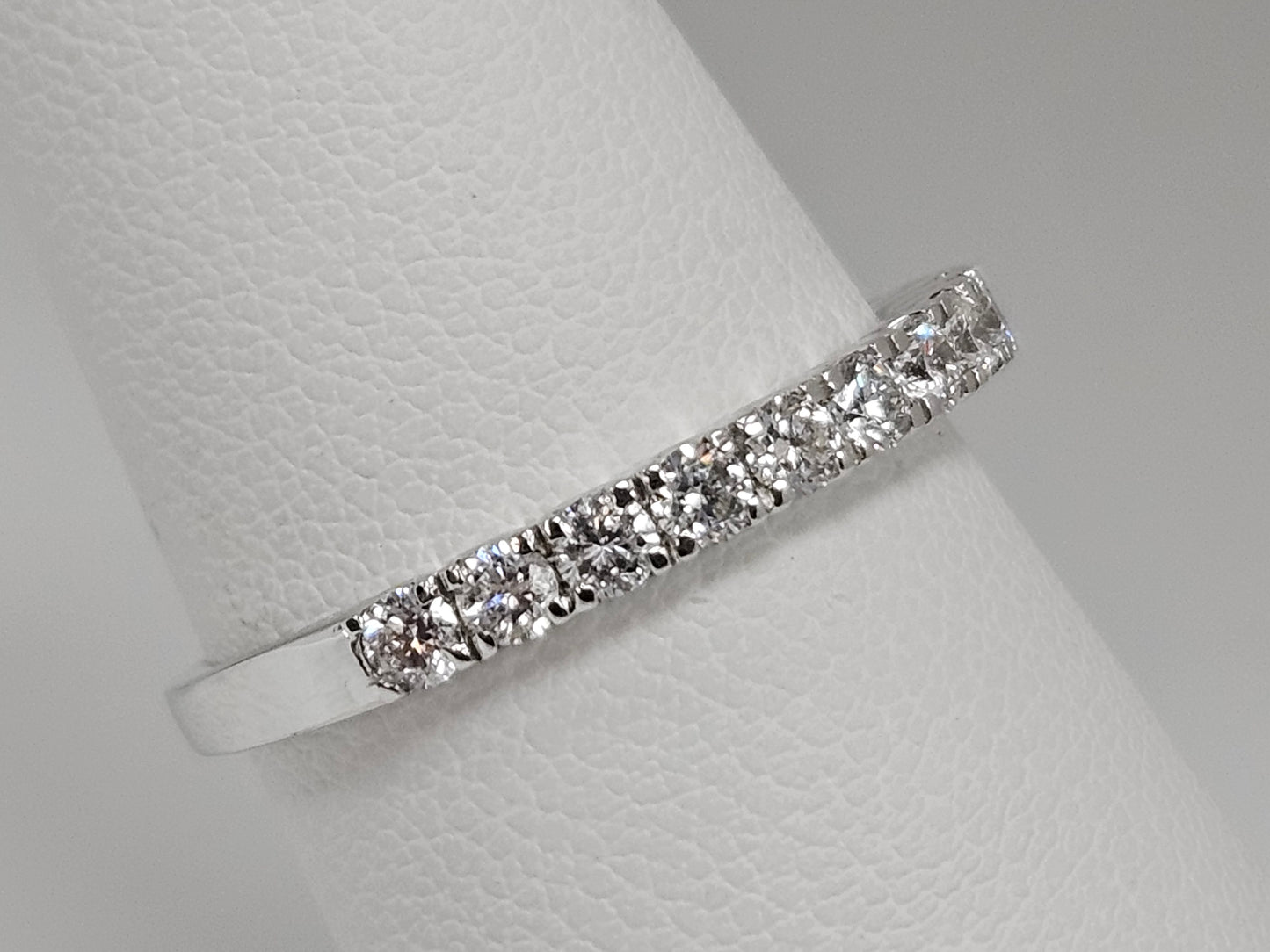 Dia Ann Band, 16 stone .75cttw 14kwg Sz7.25