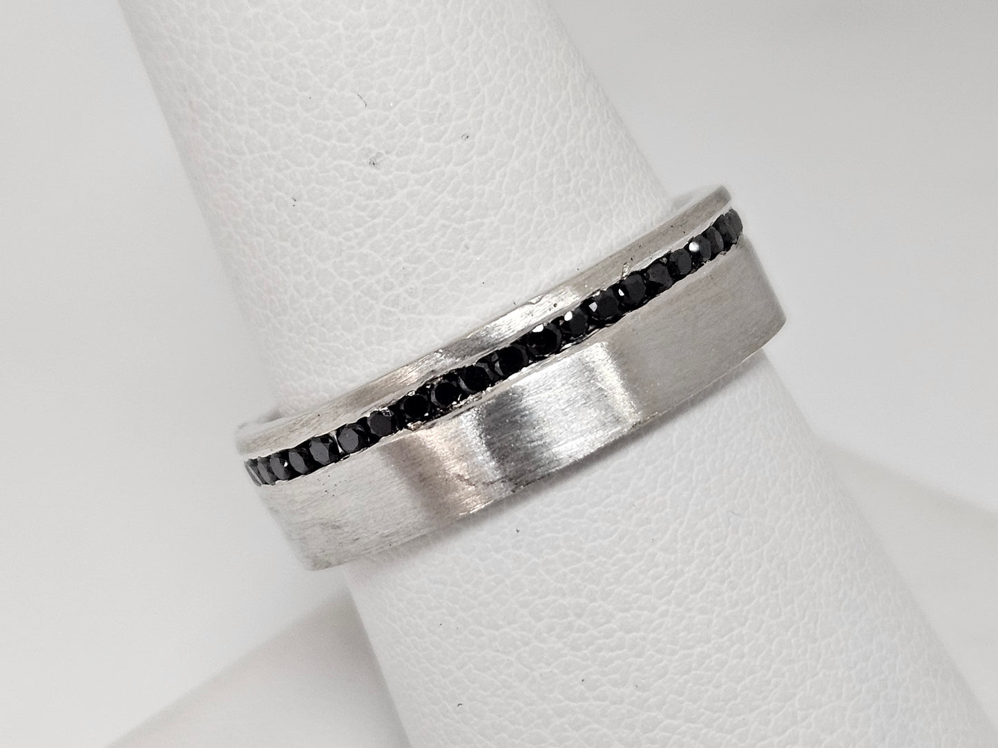 Black Dia .75cttw Custom Wed Band 6mm 14kwg 7.32g
