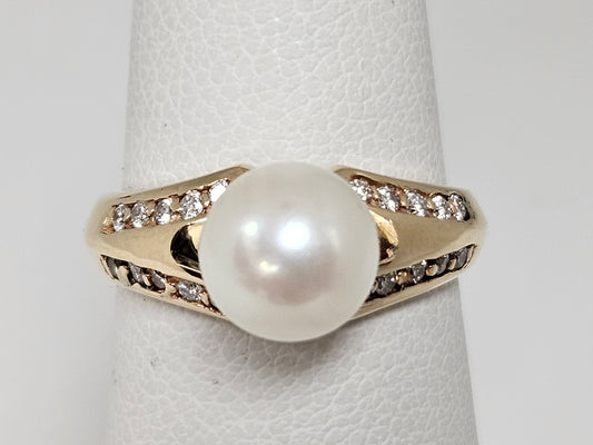 PEARL 7MM DIA RNG 14KYG .1cttw  3.22g Sz4.5