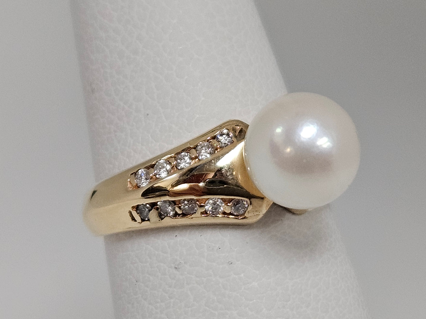 PEARL 7MM DIA RNG 14KYG .1cttw 3.22g Sz4.5