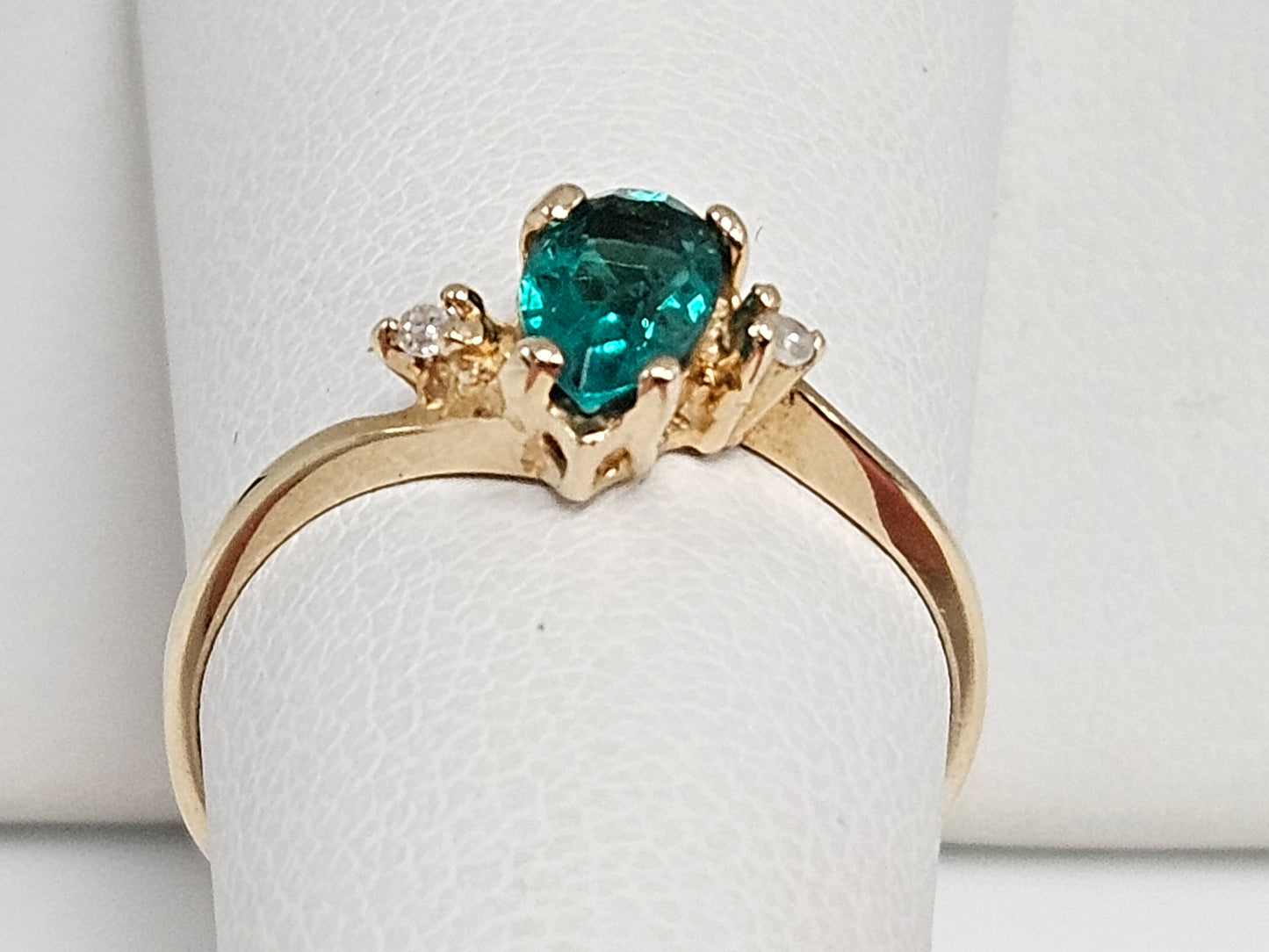 PS Emerald Ring 14kyg .O2ct DIA Sz5