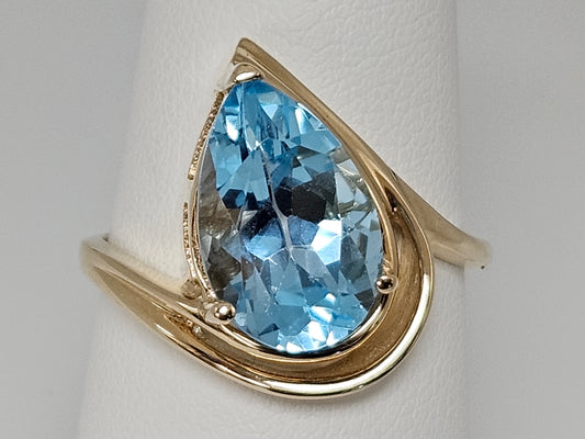4.00ct PS Blue Topaz Ring 14KYG 5.6g Sz9.5