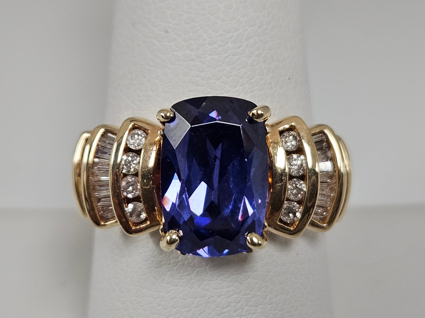 7ct Tanzanite/ Diamond .50cttw DIA 14KRG 6.5g Sz8.5