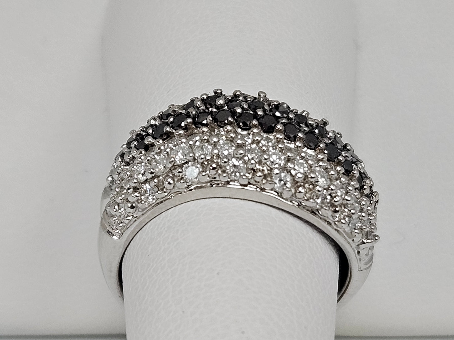 BLK/WHT DIA PAVE SET Ring 14KWG