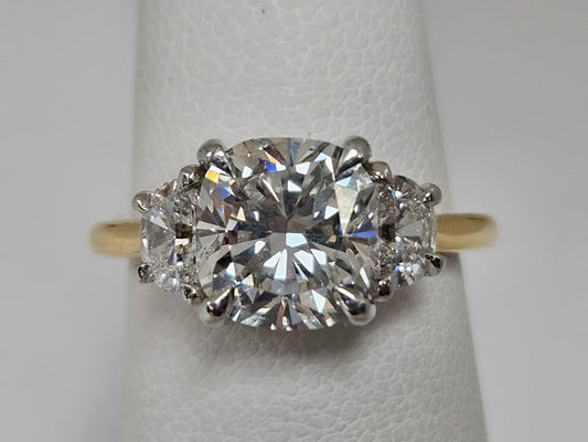 3 Stn Cushion&Half Moons 3.15cttw 2.13CT CTR G/VVS2 18K/PLAT