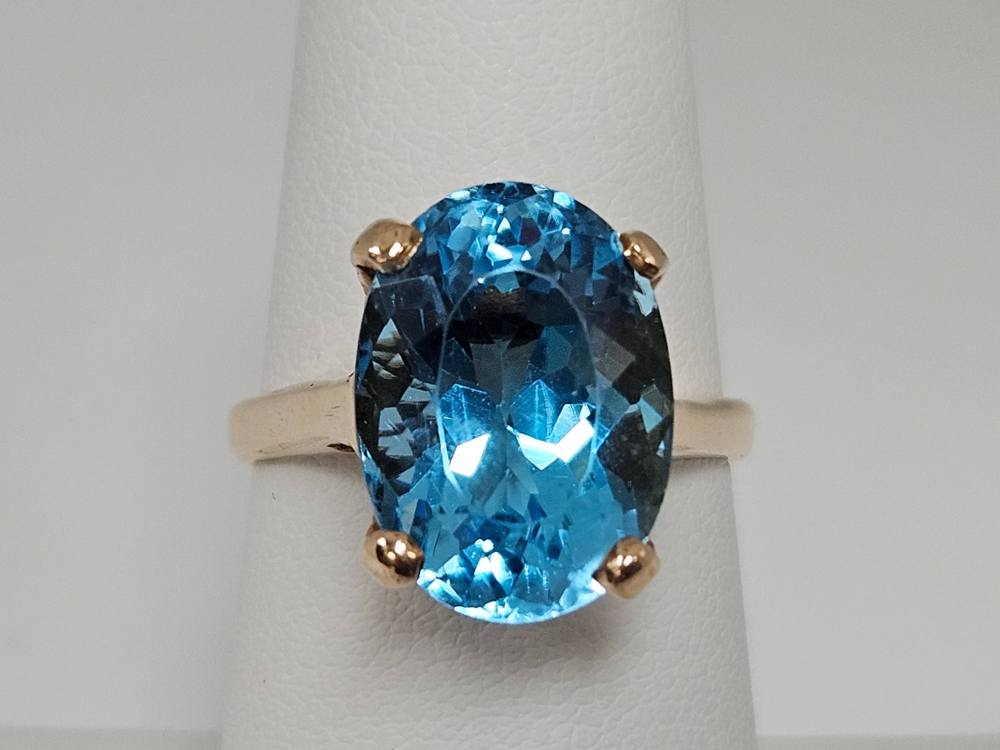 Swiss Blue Topaz(5ct) Oval Ring 14kyg Sz6.75