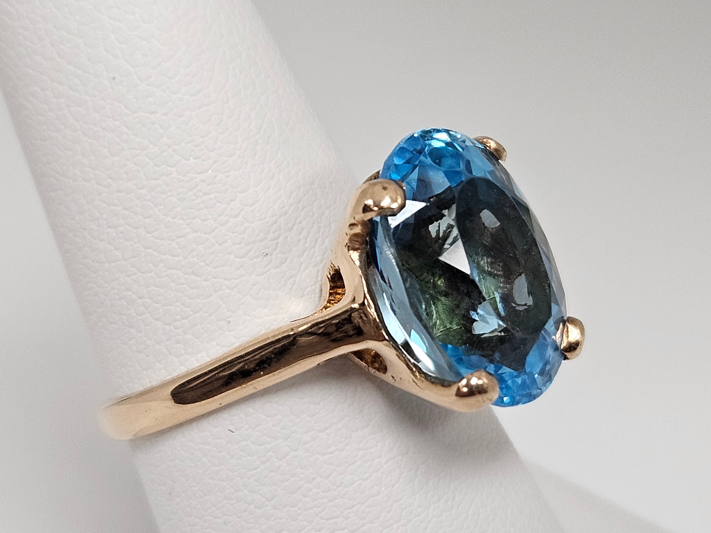 Swiss Blue Topaz(5ct) Oval Ring 14kyg Sz6.75