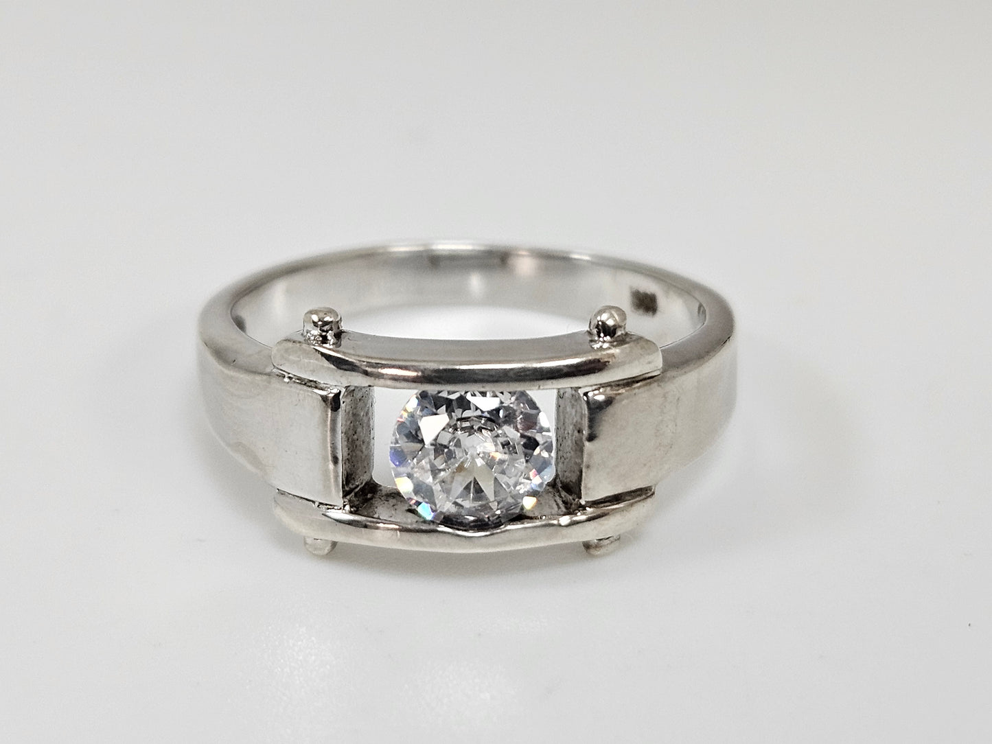 Sterling Silver CZ Round SOLITAIRE (R1087) Sz8.25