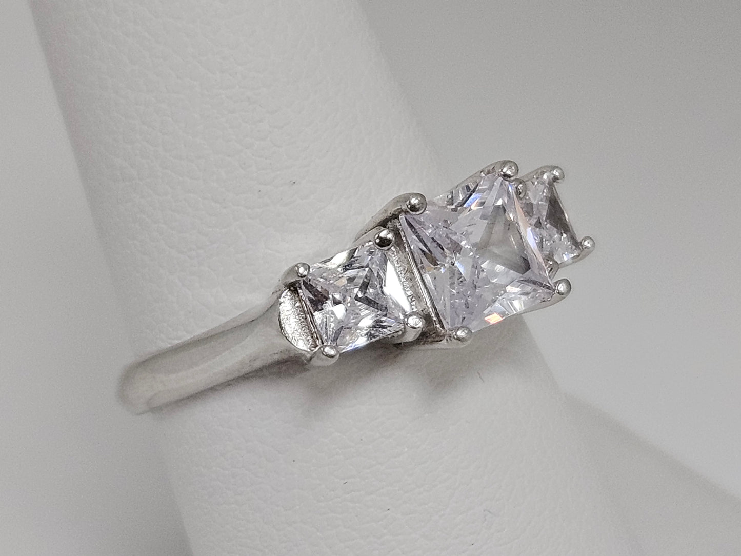 Sterling Silver Princess Cut 3 CZ Stone Ring Sz7