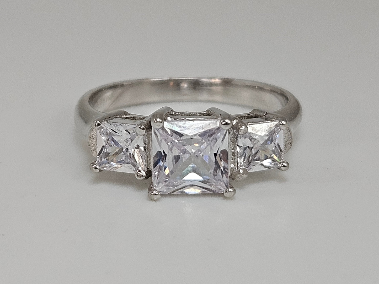 Sterling Silver Princess Cut 3 CZ Stone Ring Sz7