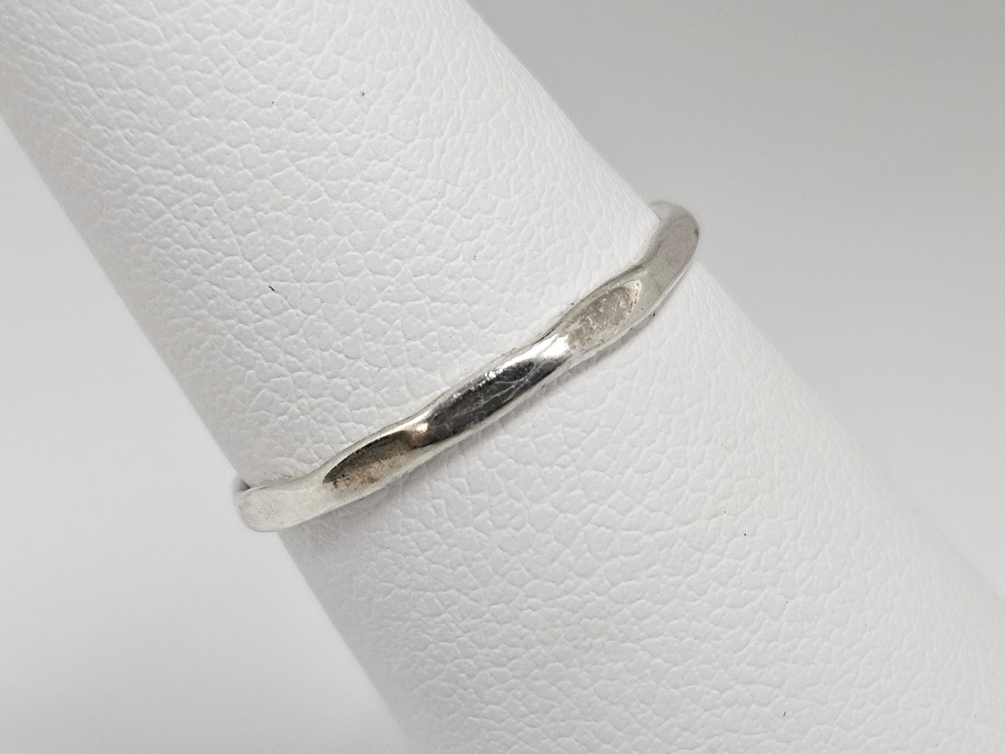 Sterling Silver Hammered Plain Band/Ring Sz5.5