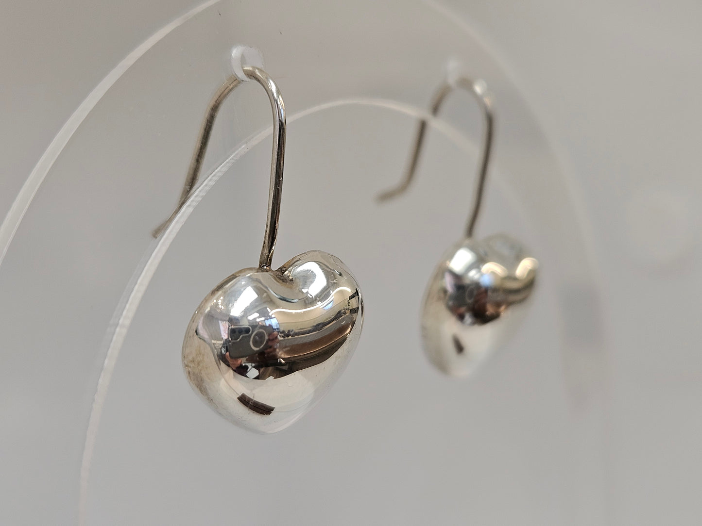 SS HEART DANGLE EARRINGS