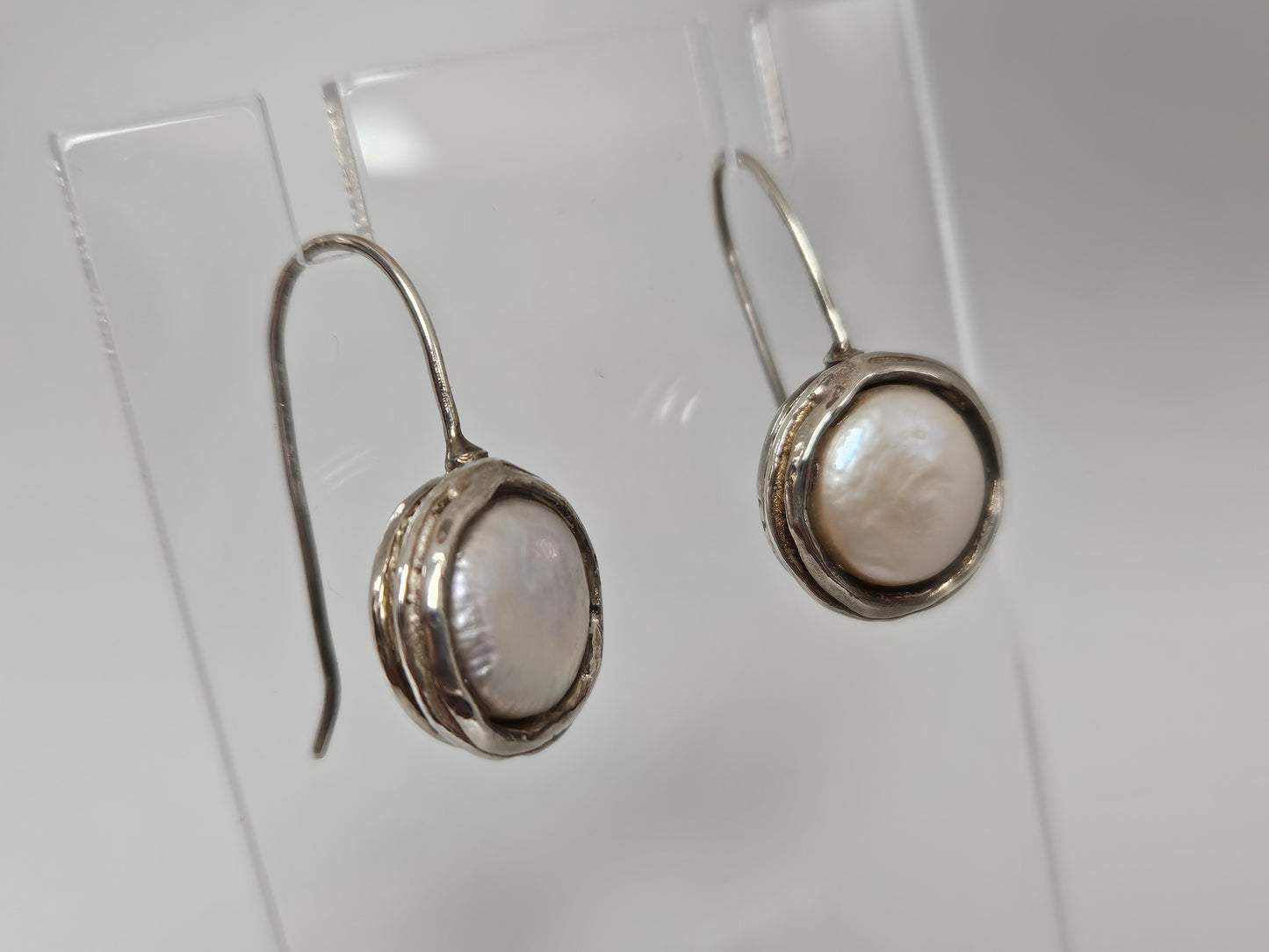 SS LONG WIRE PEARL EARRINGS