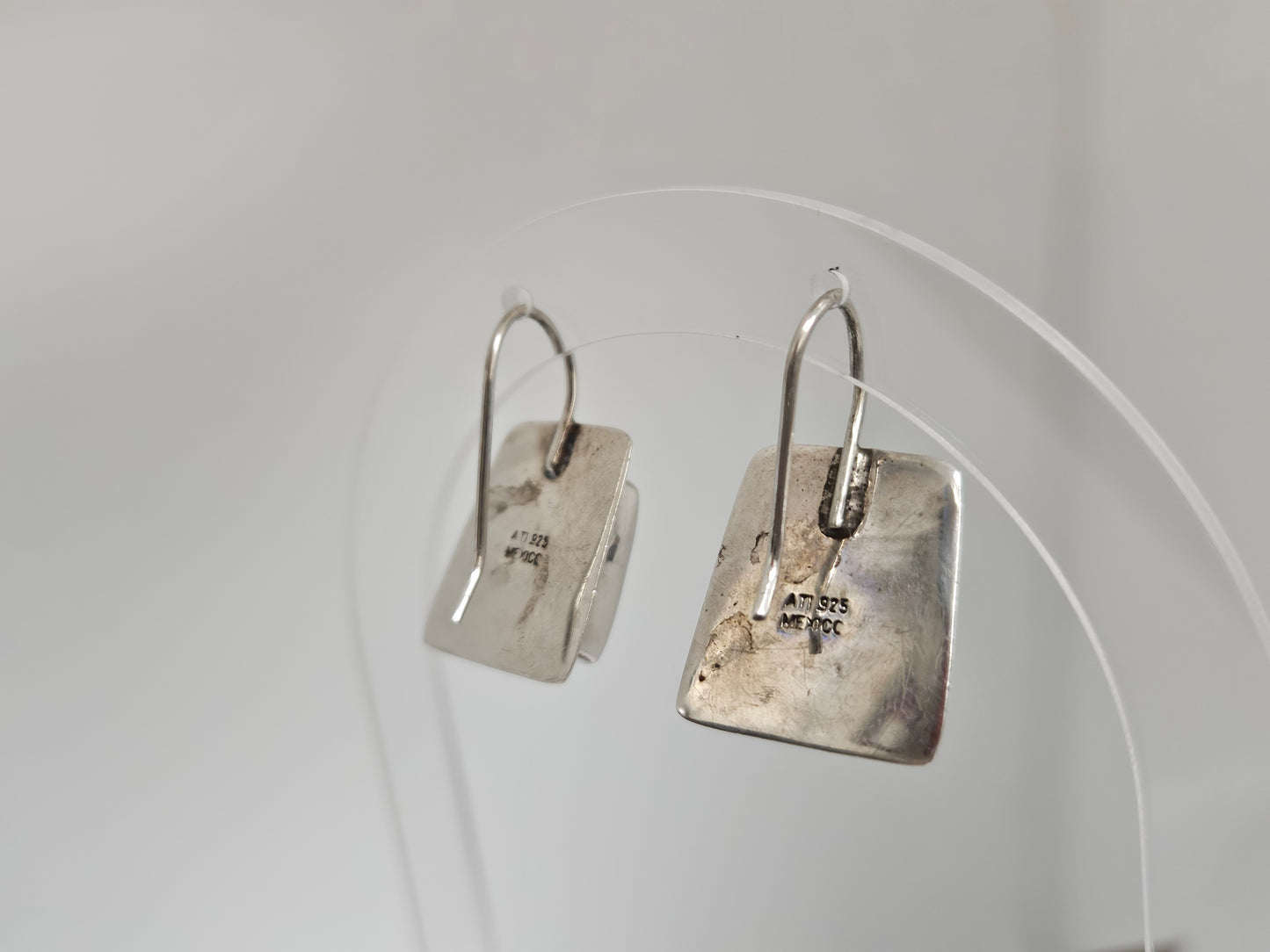 SS CARNELIAN EARRING