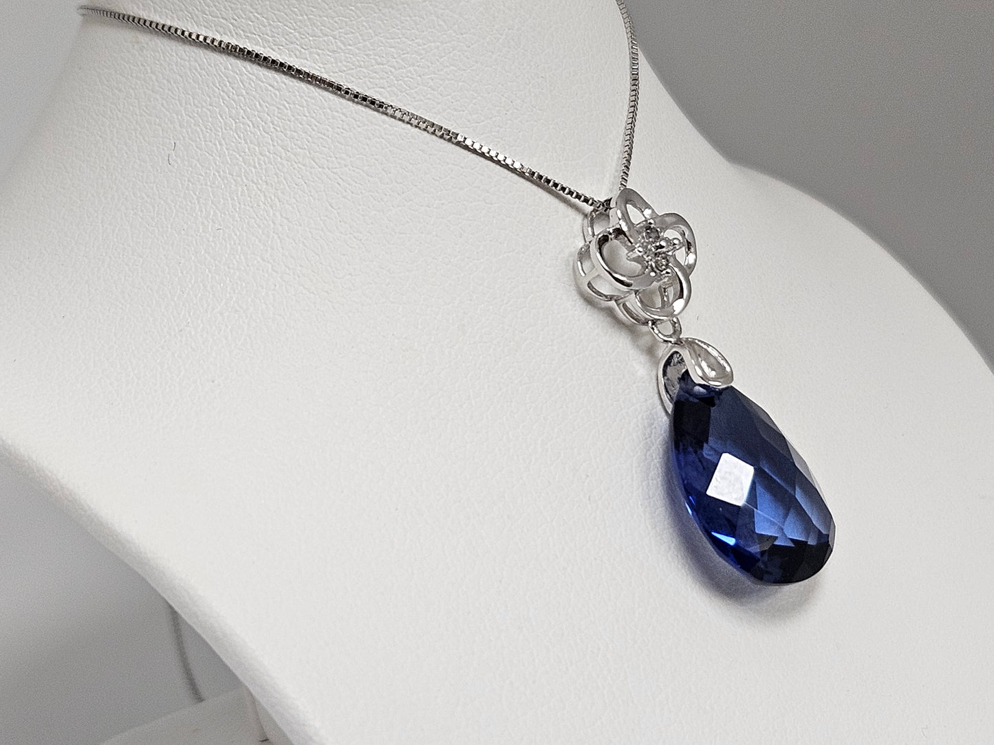 Lab Saph Briolette Pendant W/.50mm Box Chain 14ktwg 18" 4 Dia -.02pt