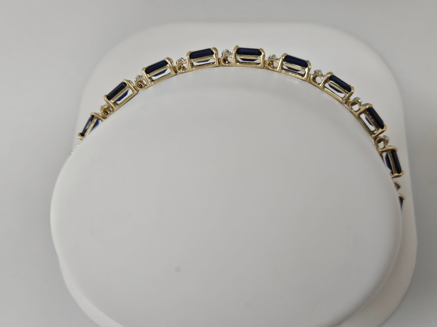 LG Saph Brac Em cut sap .05ct Dia 10KYG 9.1g