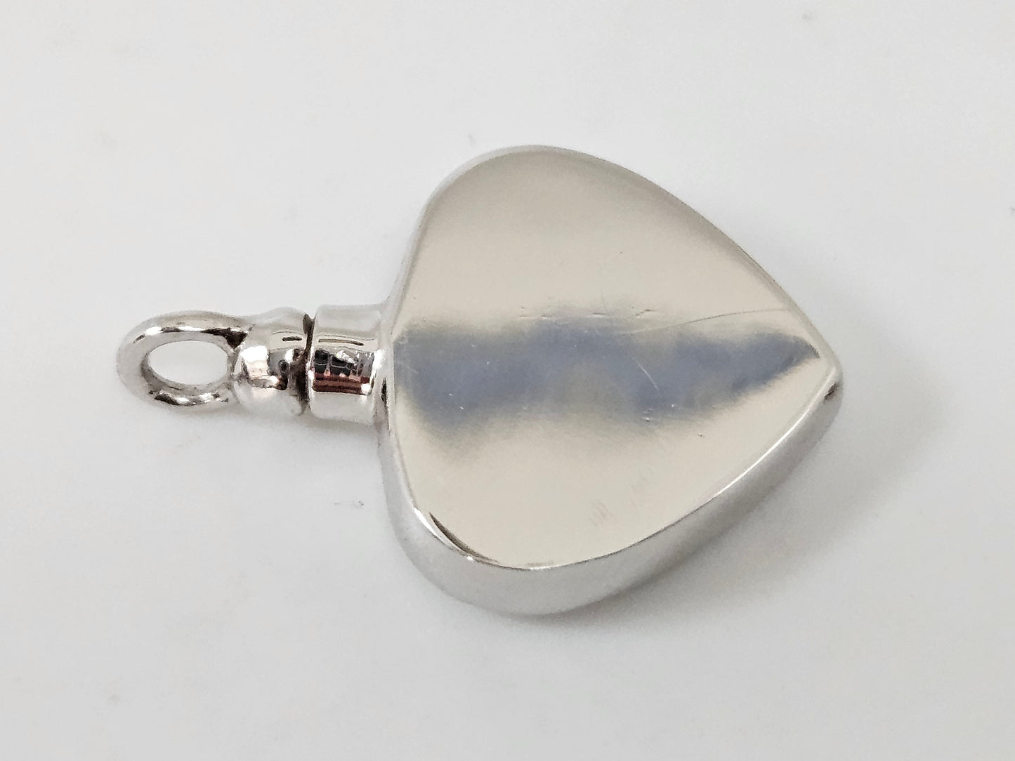 Pet Memorial Ash Holder SS heart I paws