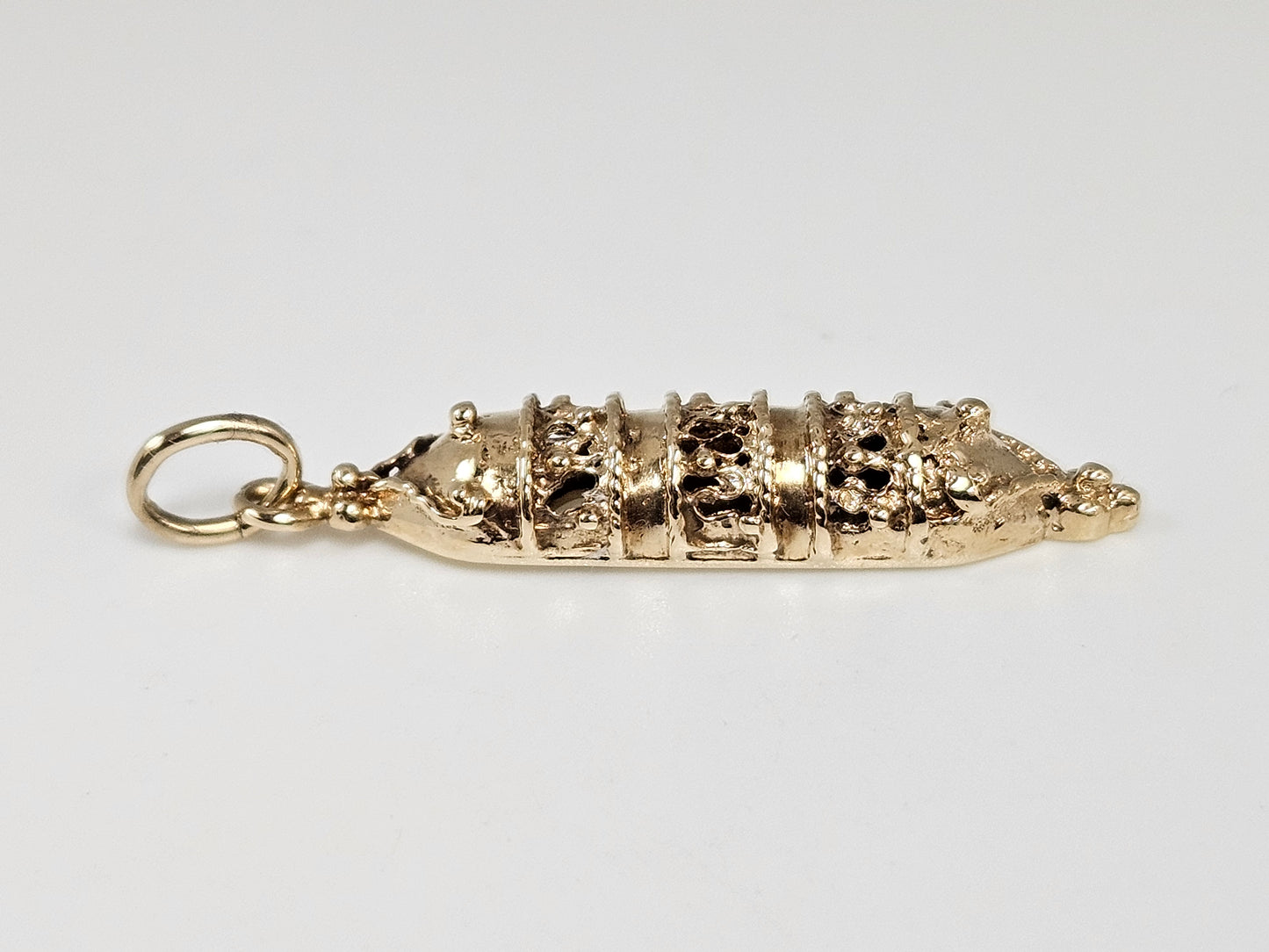 Mezuzah Pendant 14KYG 3.1g