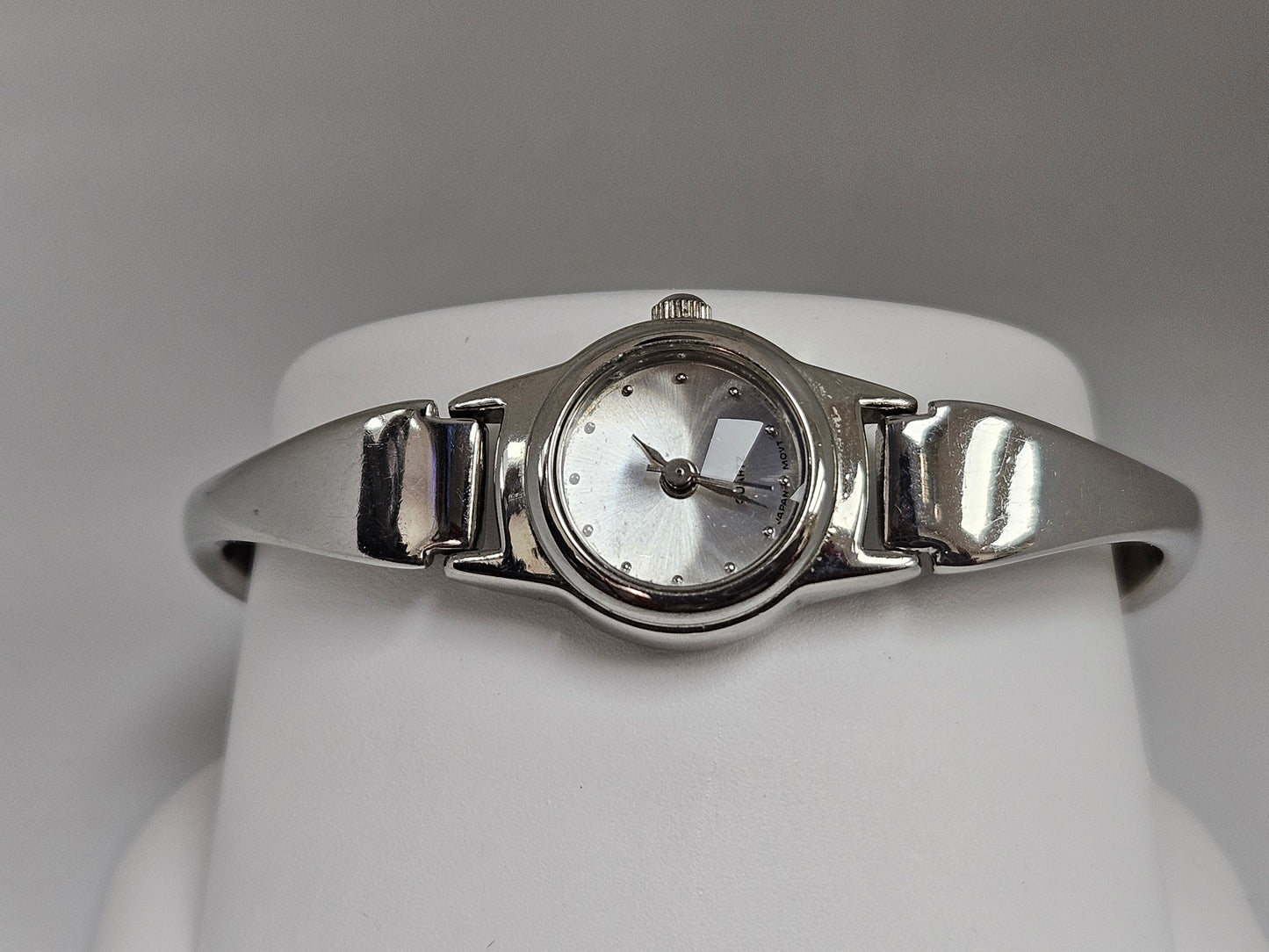 Ladies Round Face Watch link bracelet