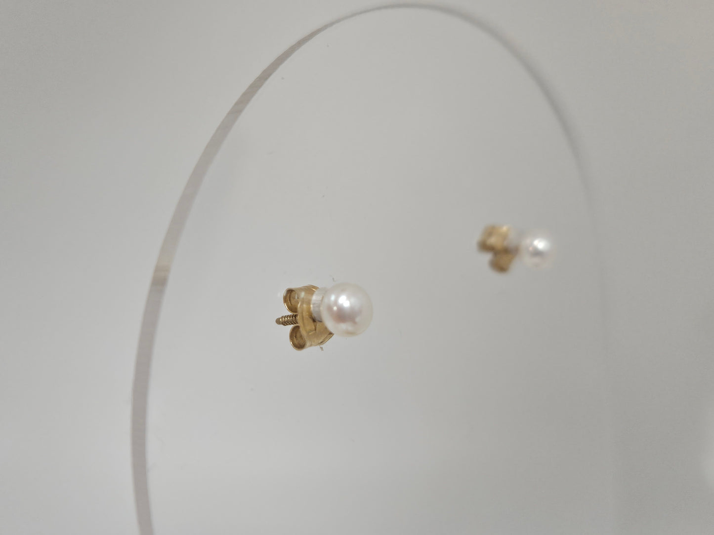 4MM PEARL STUDS 14KYG Baby Screw on Back