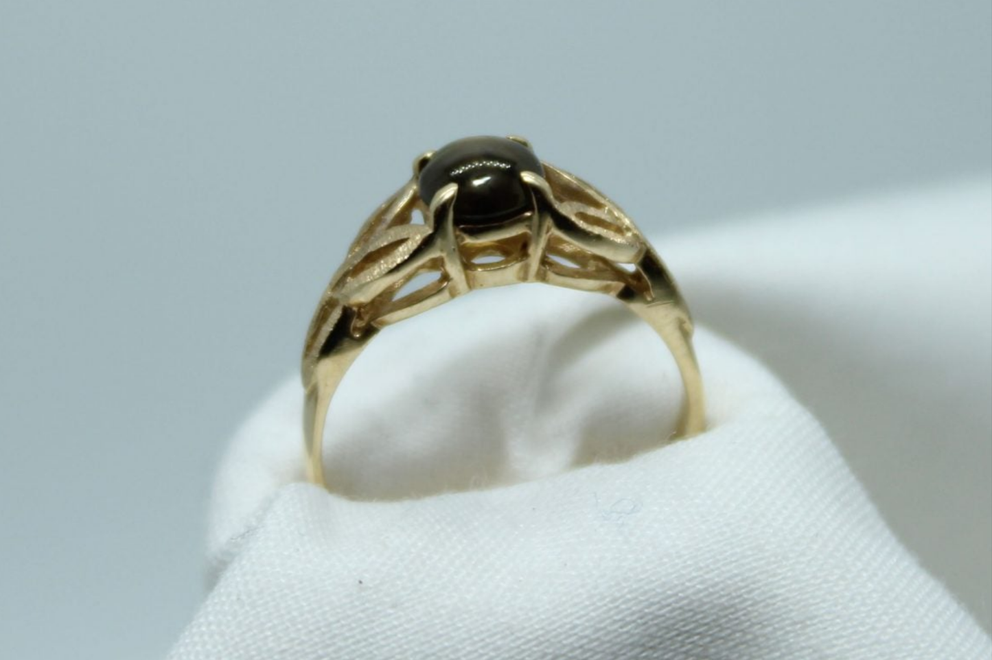 BLK STAR SAPH 10KT YG 1.5g Sz3.75