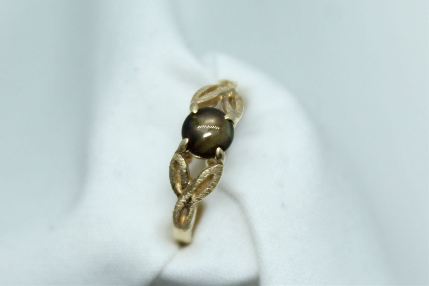 BLK STAR SAPH 10KT YG 1.5g Sz3.75