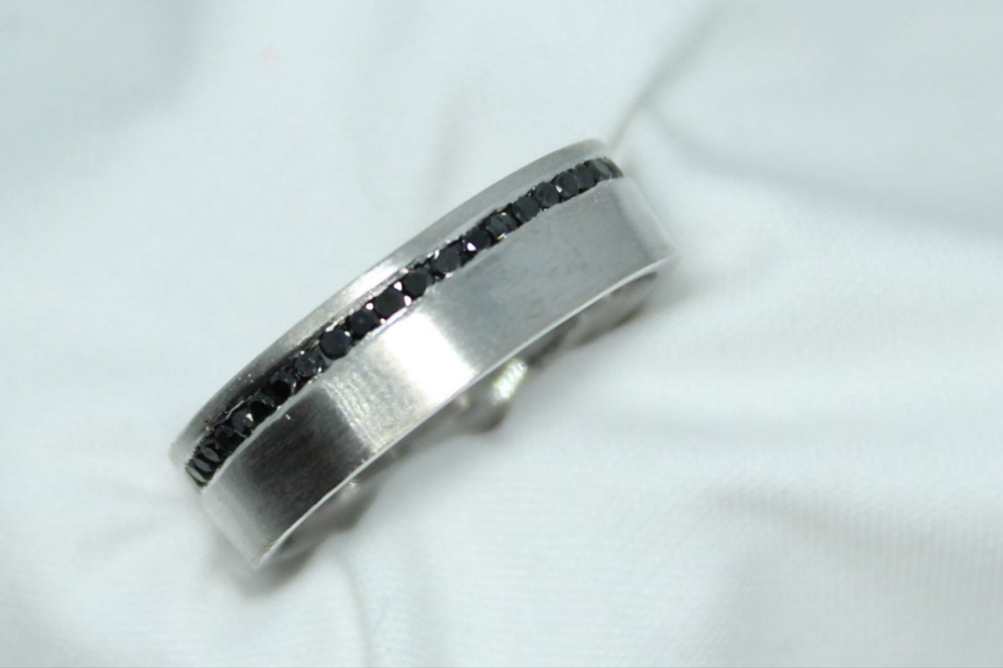 Black Dia .75cttw Custom Wed Band 6mm 14kwg 7.32g