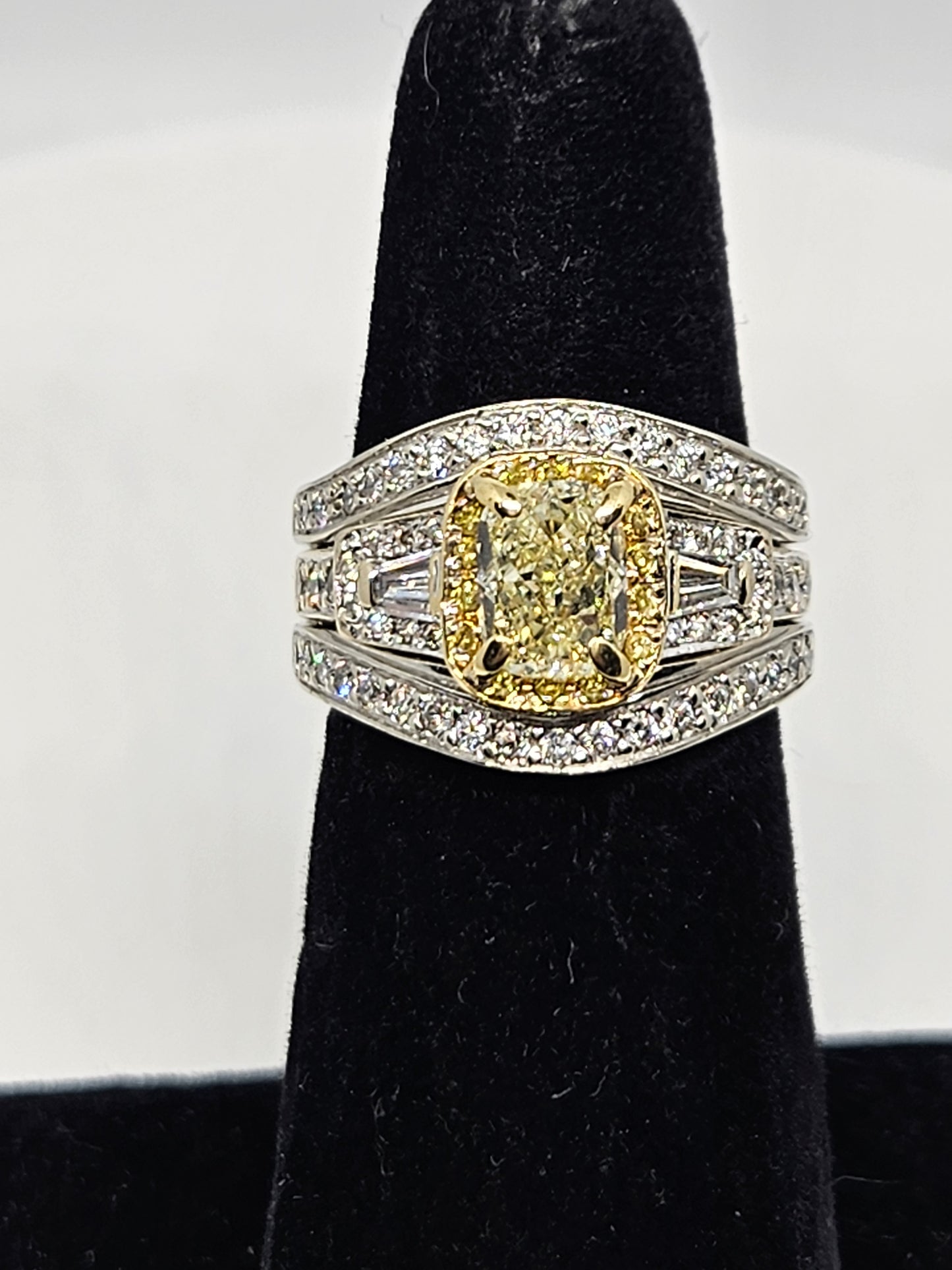 Canary Diamond Ring Set in 18k Two-Tone Gold