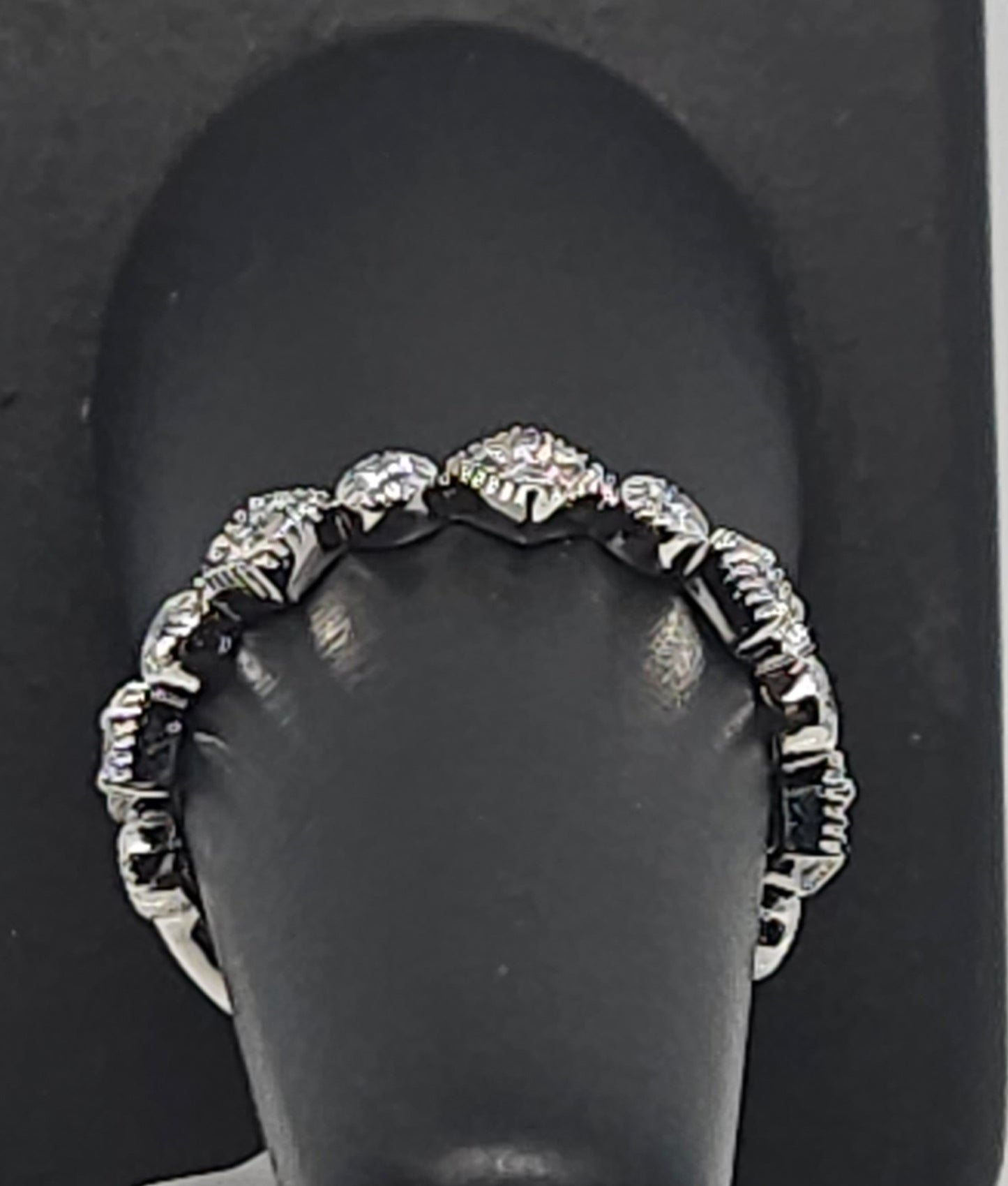 11 Diamond Milgrain Annv Band .32CTTW 2.01GM