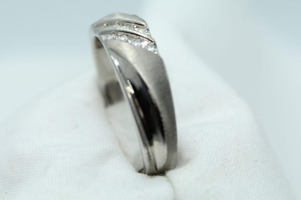 Men's Wedding Band, .16CT Diamond TW 14KT WG