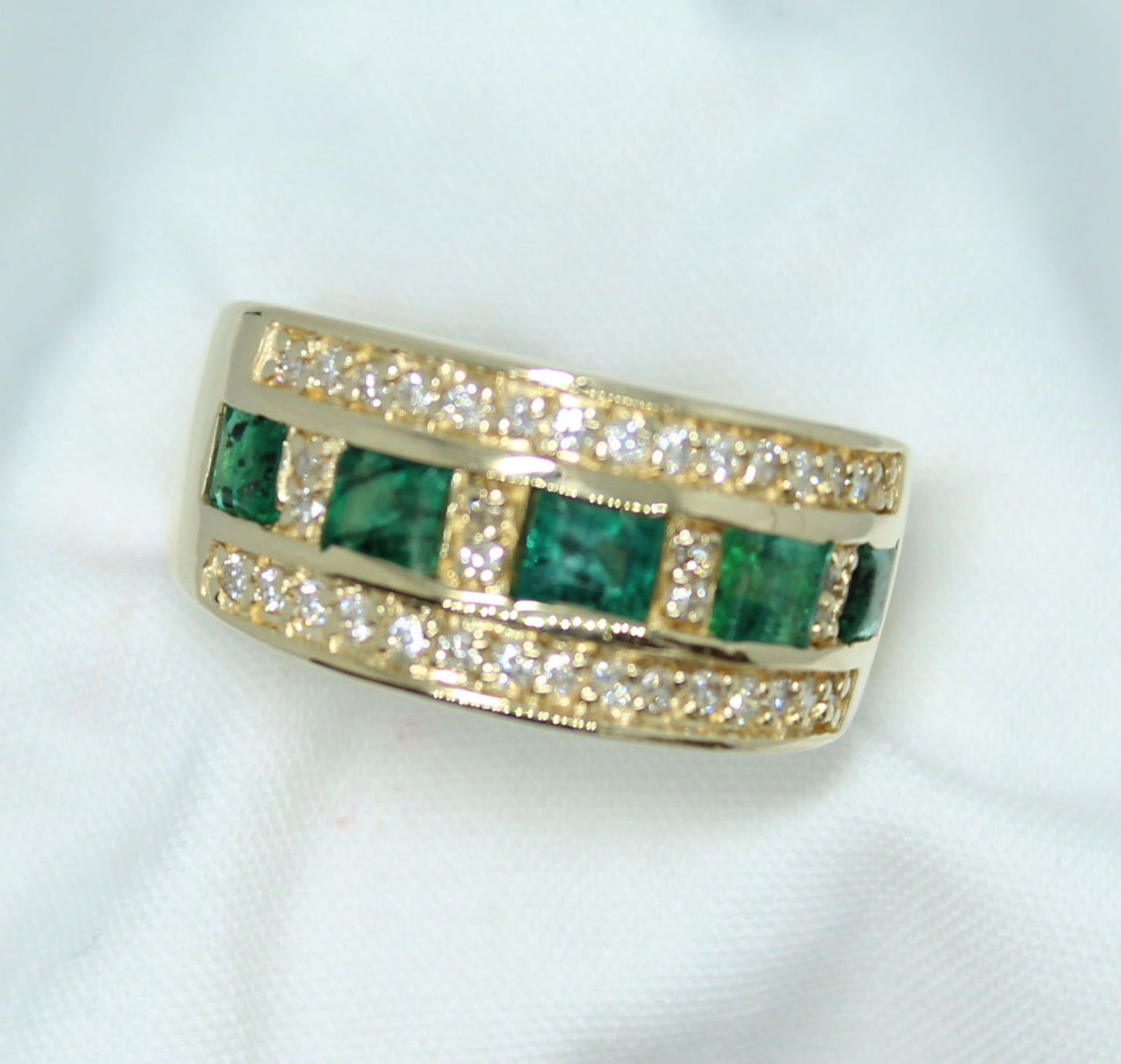 .40CT Diamond TW 1CT Emerald TW 14KT YG Ladies Ring