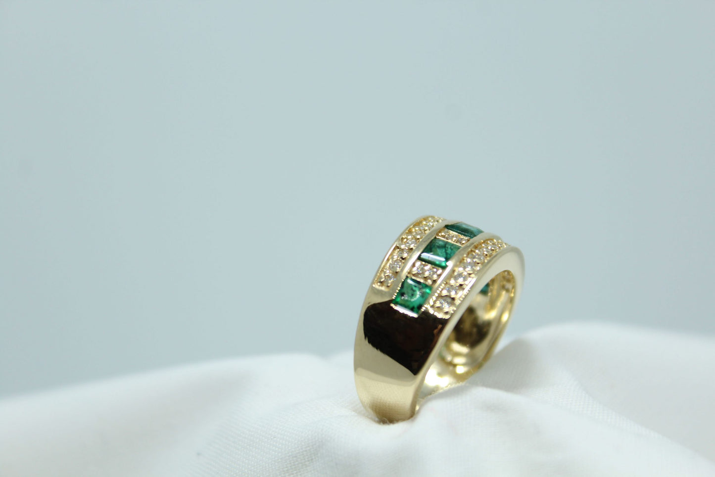 .40CT Diamond TW 1CT Emerald TW 14KT YG Ladies Ring