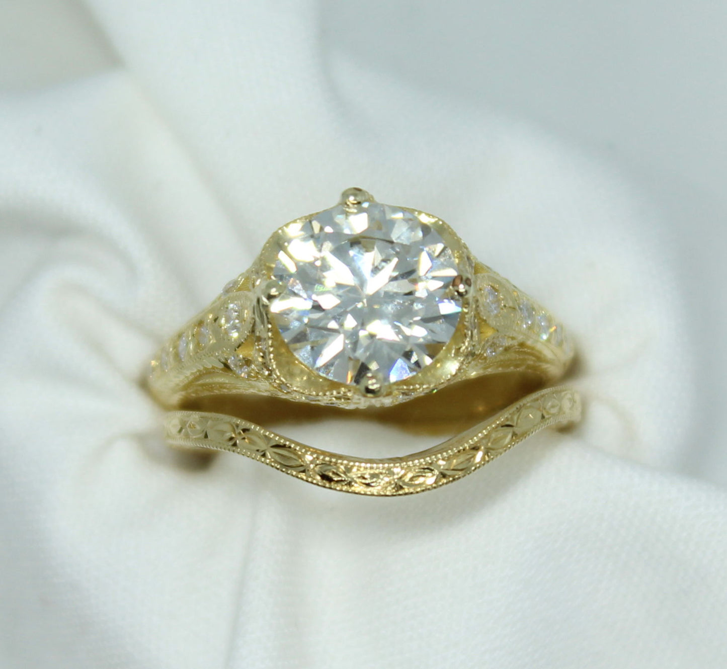 2.00CT G/VS2 Diamond TW 18 KT YG Wedding SET