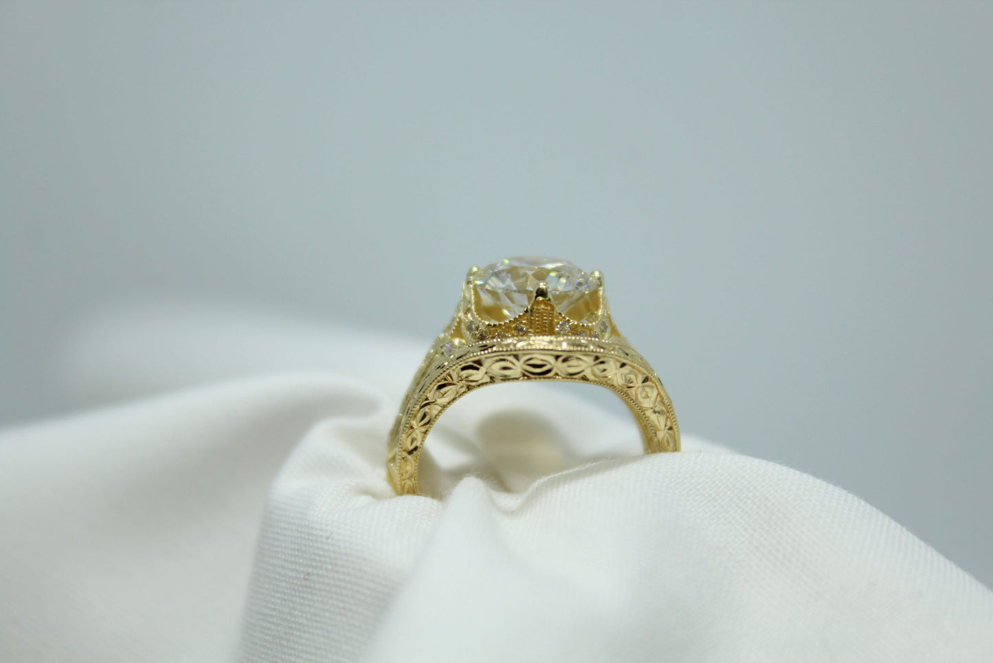 2.00CT G/VS2 Diamond TW 18 KT YG Wedding SET
